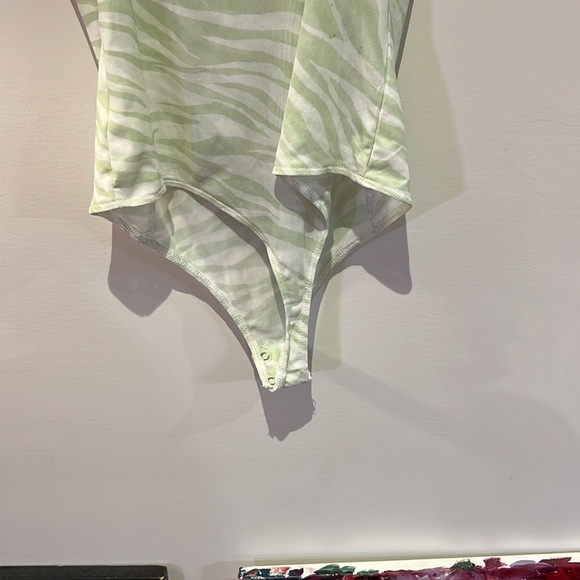 Dynamite mesh green zebra bodysuit L - Picture 5 of 5
